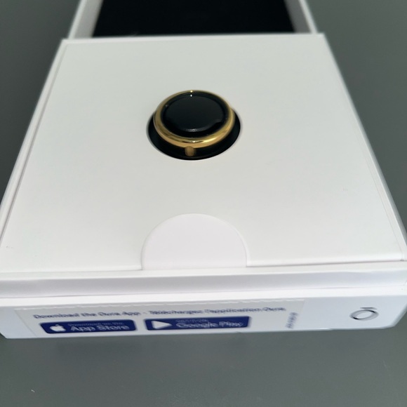 BRAND NEW Oura ring size 9 Gold - Picture 3 of 7